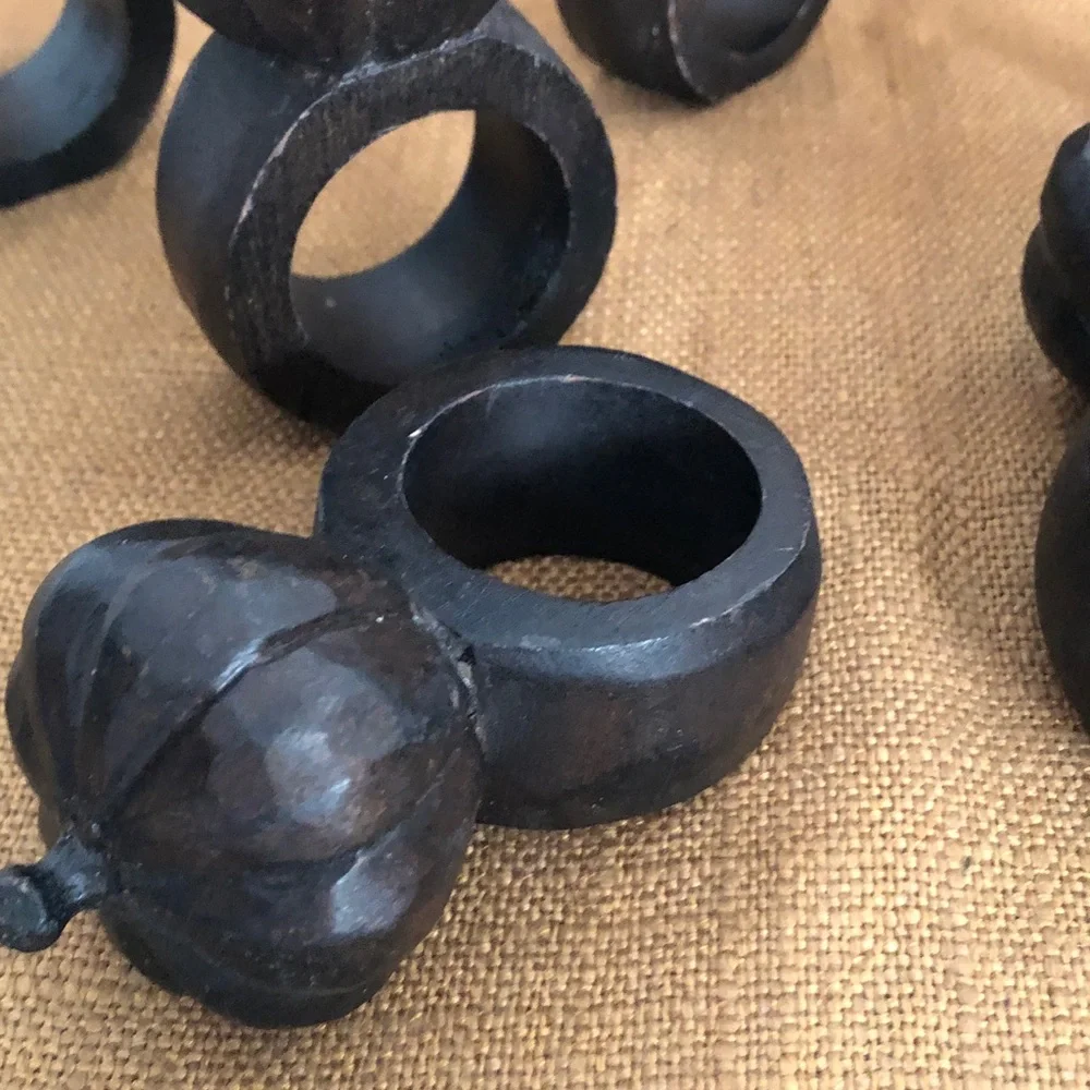 4 Rustic Brown Carved Wood Pumpkin Napkin Rings with Restaurant Napkins